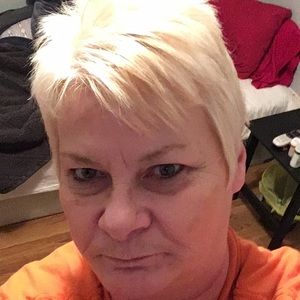 Meet your Posher, Debra